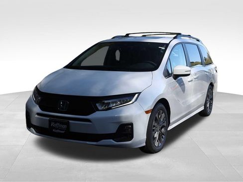 New 2026 Honda Odyssey Touring image 7