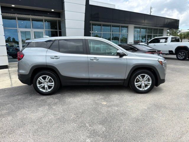 Used 2023 GMC Terrain SLE FWD image 10
