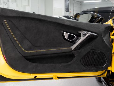 Used 2019 Lamborghini Huracan Performante image 16