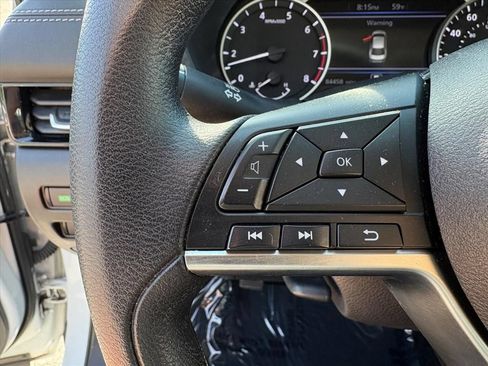 Used 2024 Nissan Sentra SV FWD image 11