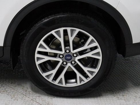 Certified 2022 Ford Escape SEL image 9