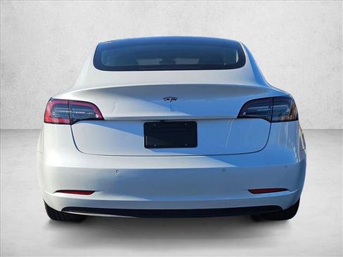 Used 2019 Tesla Model 3 Standard Range image 8