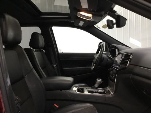 Used 2022 Jeep Grand Cherokee Laredo X AWD/4WD image 22