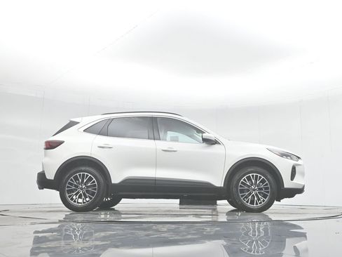 New 2025 Ford Escape SE image 49