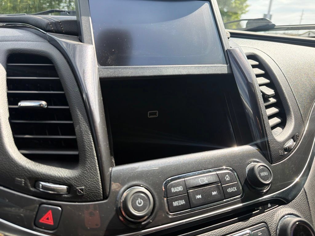 Used 2015 Chevrolet Impala LT w/ Convenience Package FWD image 30