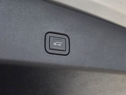 New 2026 Cadillac Optiq Luxury 1 image 32