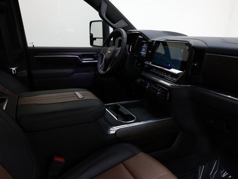 Used 2025 Chevrolet Silverado 3500 High Country w/ High Country Premium Package image 94