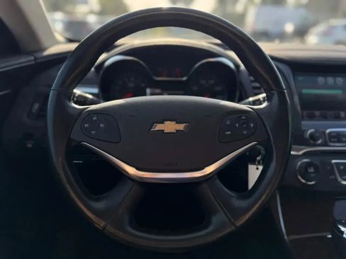 Used 2014 Chevrolet Impala LT w/ Convenience Package image 13