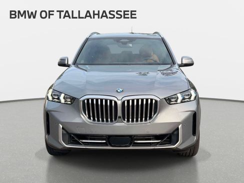 Used 2025 BMW X5 xDrive40i w/ Parking Assistance Package AWD/4WD image 2