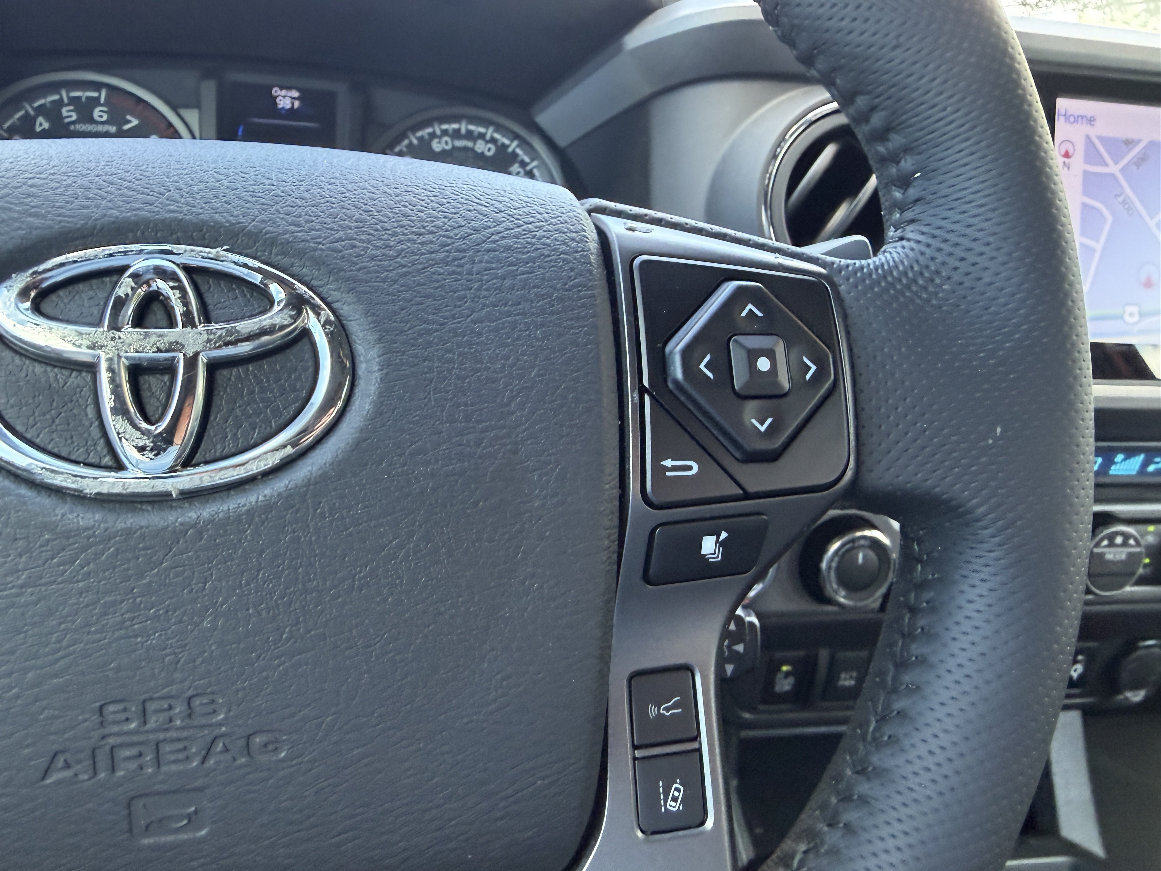 Used 2023 Toyota Tacoma TRD Off-Road w/ TRD Premium Off Road Package AWD/4WD image 28
