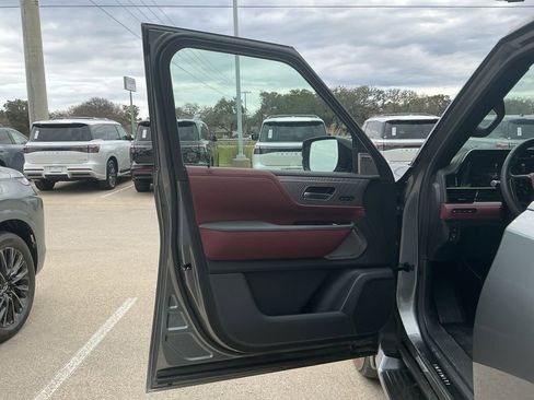 Certified 2026 INFINITI QX80 Autograph image 23