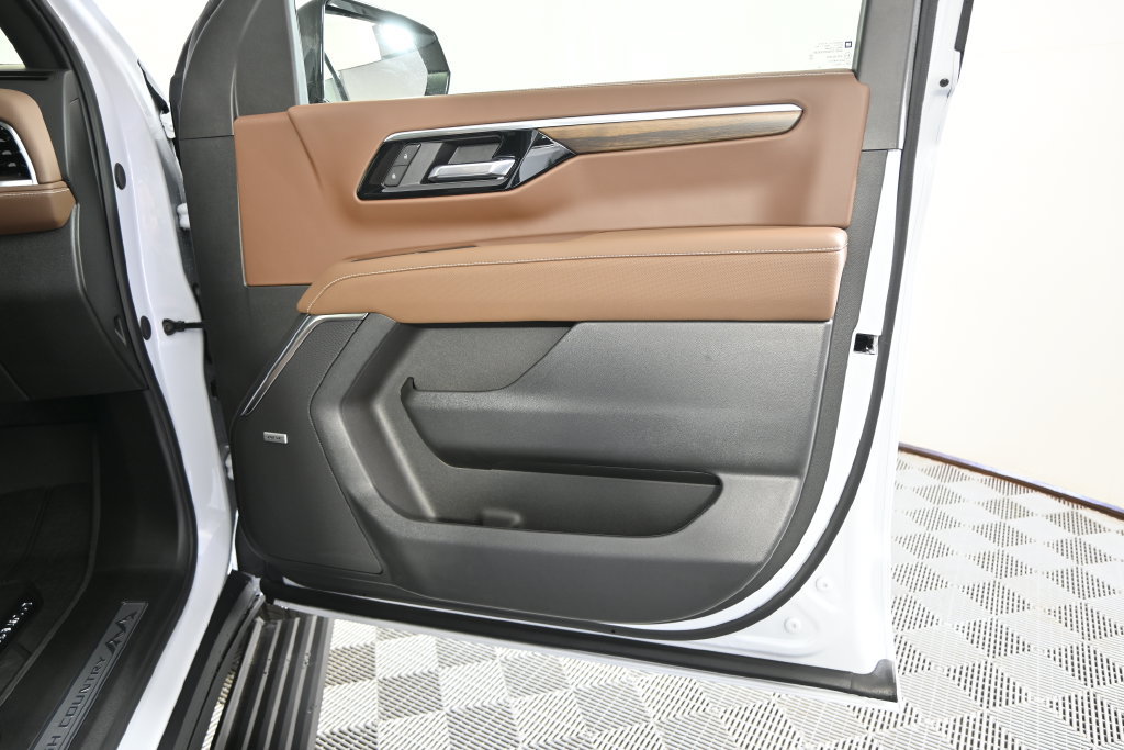 New 2026 Chevrolet Tahoe High Country AWD/4WD image 12
