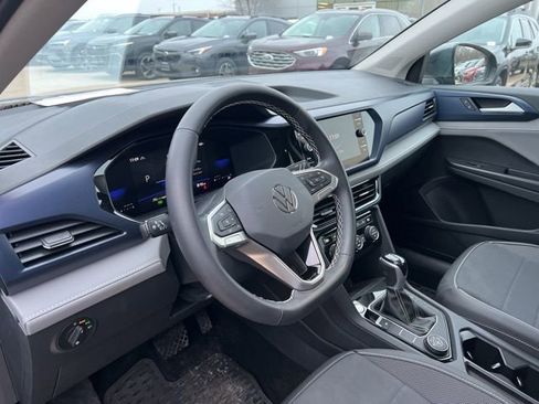 Used 2024 Volkswagen Taos SE image 12