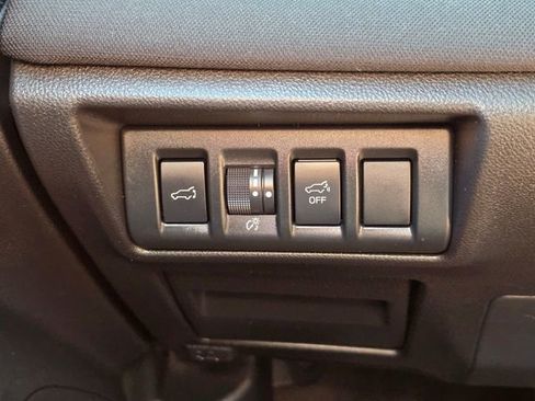 Used 2025 Subaru Crosstrek 2.0i Premium AWD/4WD image 37