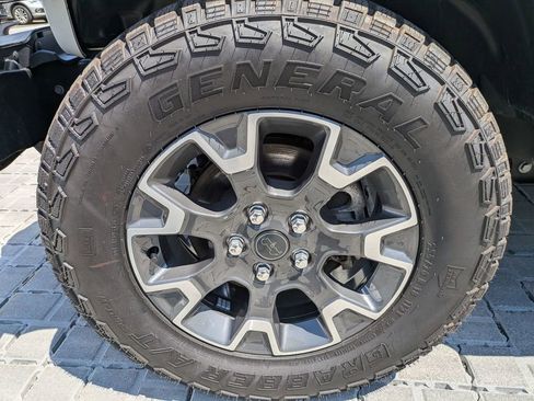 Used 2022 Jeep Wrangler Unlimited Sahara w/ LED Lighting Group AWD/4WD image 10