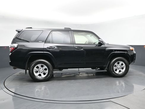 Used 2024 Toyota 4Runner SR5 Premium image 3