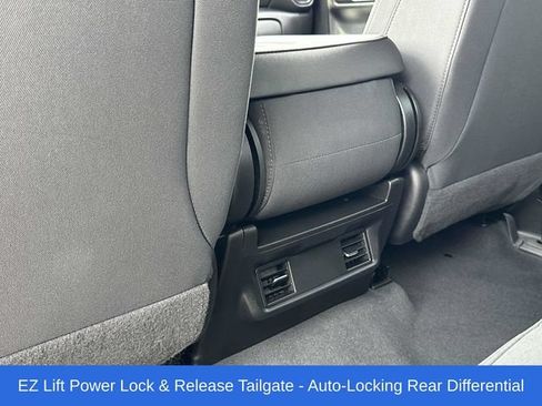 Used 2021 Chevrolet Silverado 1500 Custom Trail Boss w/ Safety Confidence Package AWD/4WD image 18