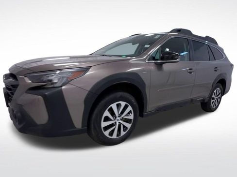 Used 2024 Subaru Outback Premium AWD/4WD image 4