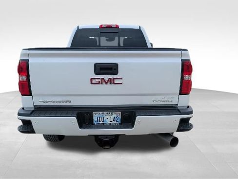 Used 2019 GMC Sierra 2500 Denali w/ Duramax Plus Package AWD/4WD image 4