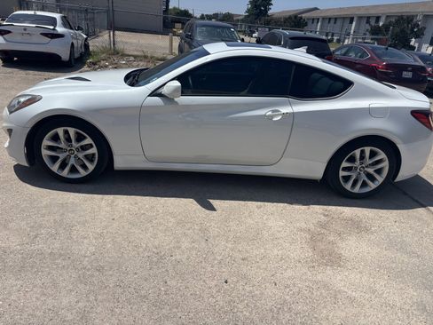 Used 2013 Hyundai Genesis 2.0T RWD image 3