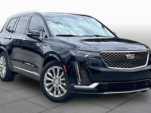 Used 2025 Cadillac XT6 Premium Luxury w/ Technology Package FWD image 2