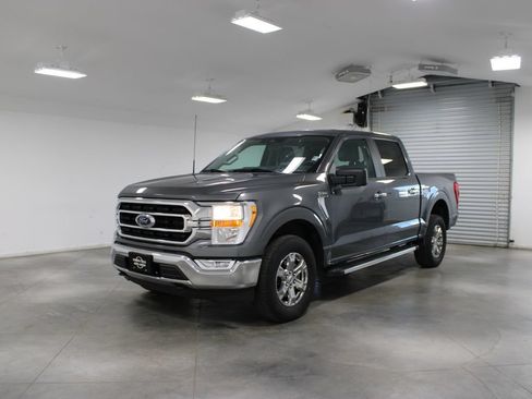 Used 2023 Ford F150 XLT w/ XTR Package AWD/4WD image 4