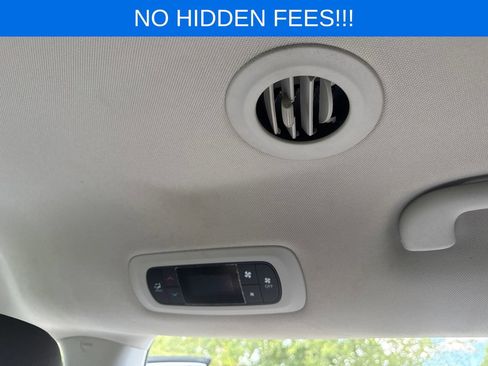 Used 2018 Chrysler Pacifica L FWD image 11