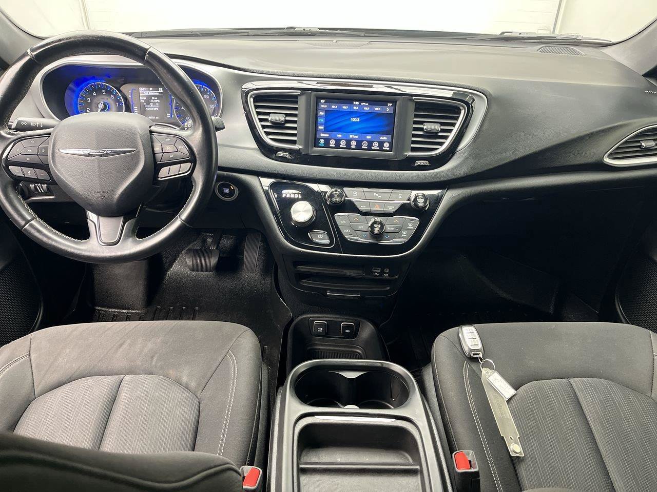 Used 2018 Chrysler Pacifica Touring Plus w/ S Appearance Package FWD image 4