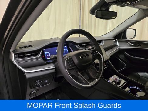 Used 2023 Jeep Grand Cherokee L Limited w/ Black Appearance Package image 14