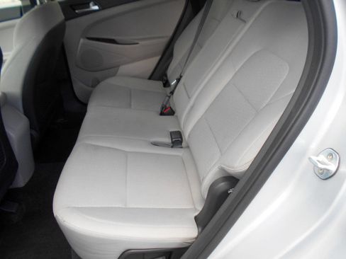 Used 2019 Hyundai Tucson SE image 18