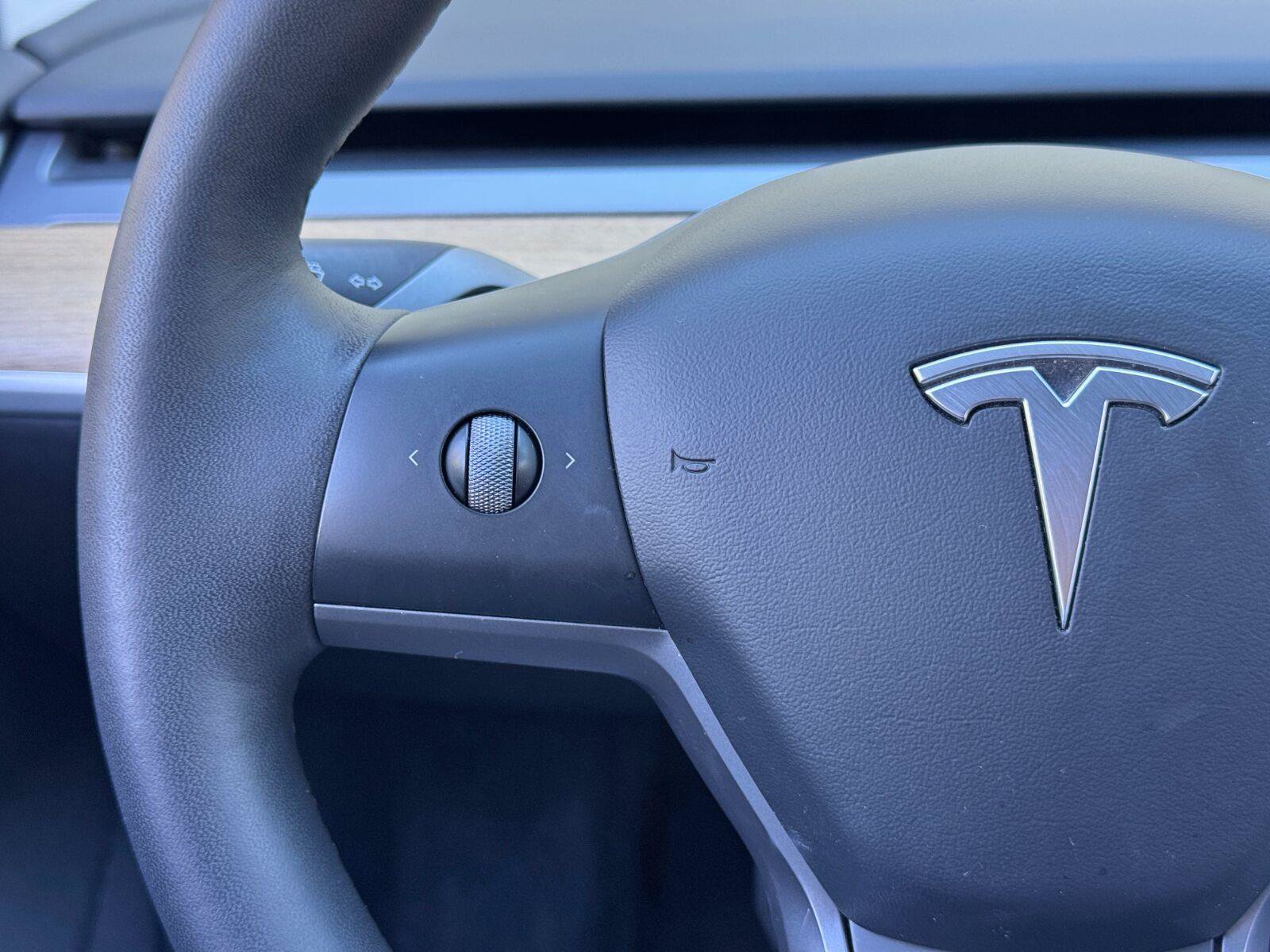Used 2022 Tesla Model 3 Long Range AWD/4WD image 19
