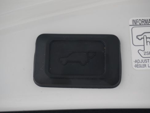 Used 2016 Toyota RAV4 Limited w/ Advanced Technology Package AWD/4WD image 32