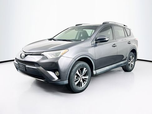 Used 2018 Toyota RAV4 XLE FWD image 3