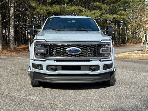 New 2026 Ford F450 Platinum w/ FX4 Off-Road Package image 2