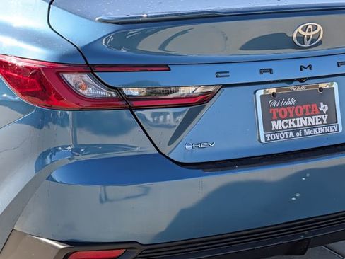 Used 2025 Toyota Camry SE w/ Convenience Package FWD image 8