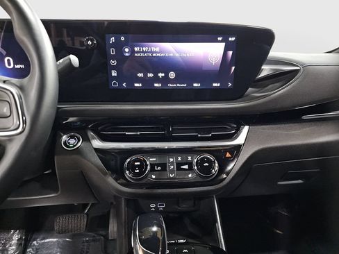 Used 2025 Buick Envista Sport Touring w/ Convenience I Package FWD image 14