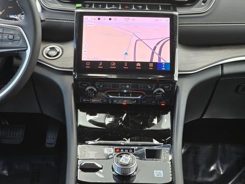 New 2025 Jeep Grand Cherokee L Limited image 30