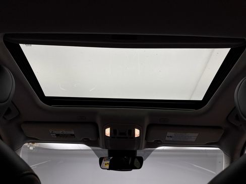 Used 2024 Toyota Highlander XLE image 17