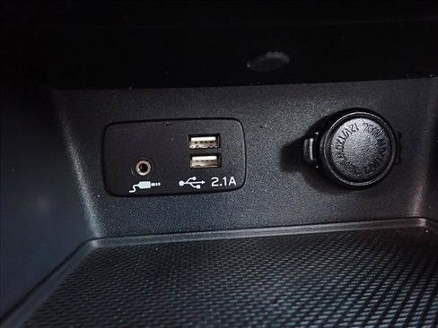 Used 2019 Subaru Forester AWD/4WD image 14