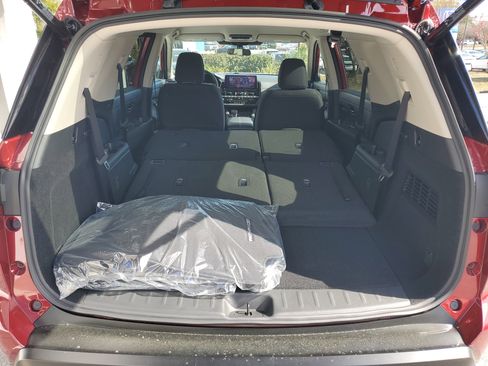 New 2026 Nissan Pathfinder SV image 5