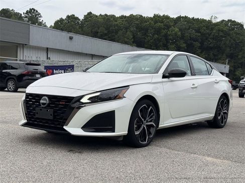 Used 2024 Nissan Altima 2.5 SR image 23