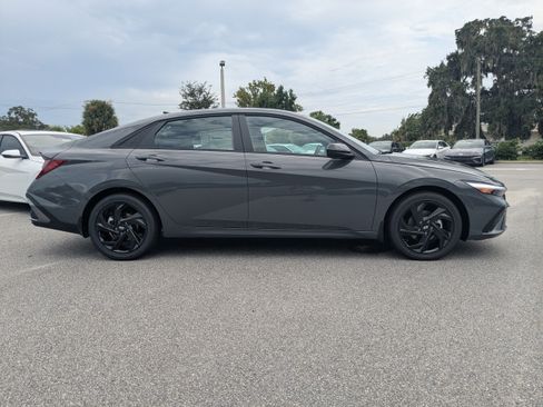 New 2026 Hyundai Elantra SEL Sport FWD image 2