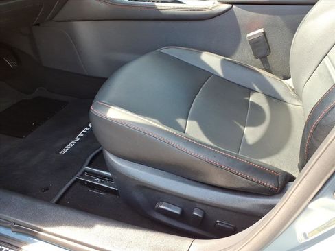 Certified 2025 Nissan Sentra SR w/ SR Premium Package FWD image 14