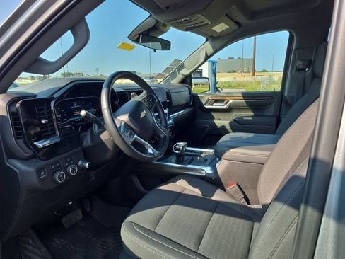 Used 2024 Chevrolet Silverado 1500 LT w/ Z71 Off-Road Package AWD/4WD image 12