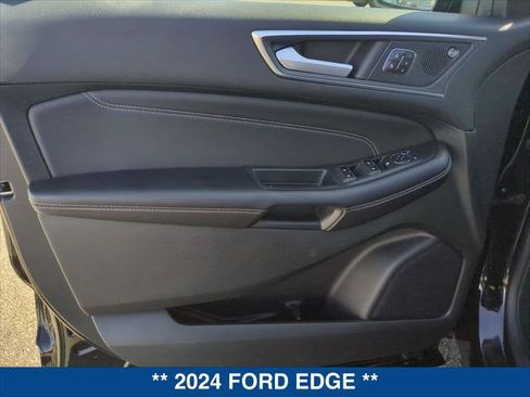 Certified 2024 Ford Edge Titanium w/ Equipment Group 301A AWD/4WD image 10
