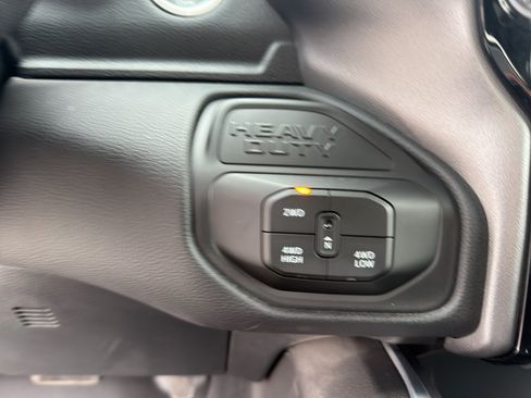 Certified 2025 RAM 2500 Big Horn AWD/4WD image 17