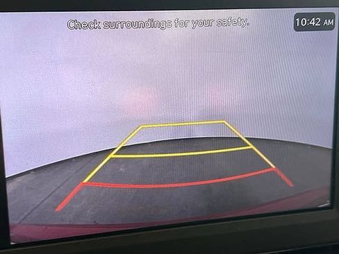 Used 2025 Hyundai Elantra SE FWD image 29