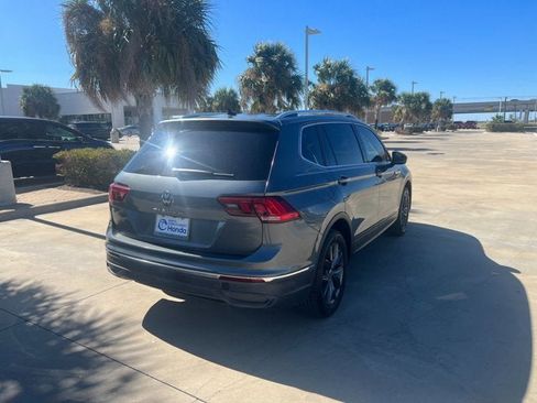 Used 2023 Volkswagen Tiguan SE image 4