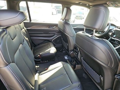 New 2026 Jeep Grand Cherokee L Limited w/ Limited Altitude Package AWD/4WD image 16
