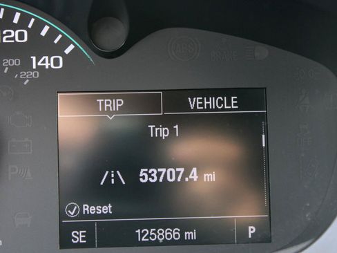 Used 2018 Chevrolet Trax LT w/ LT Convenience Package AWD/4WD image 21